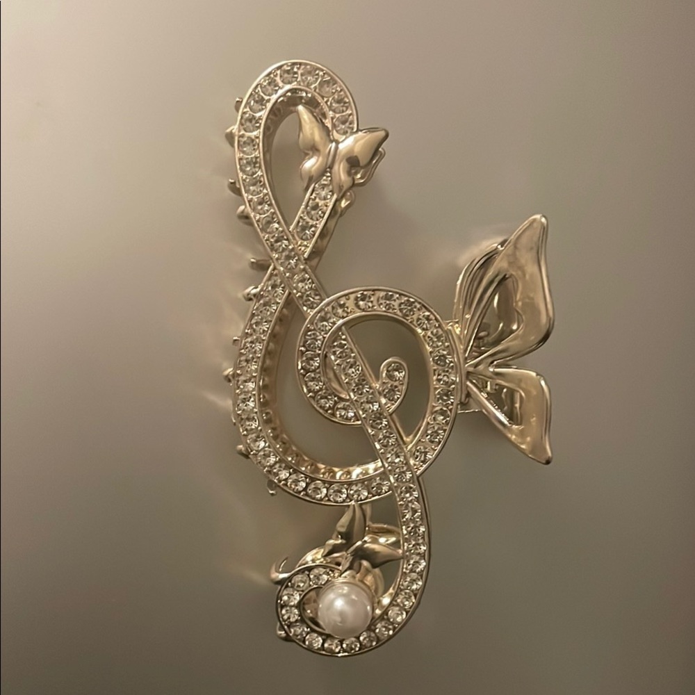 Light Gold Claw Clip NWOT